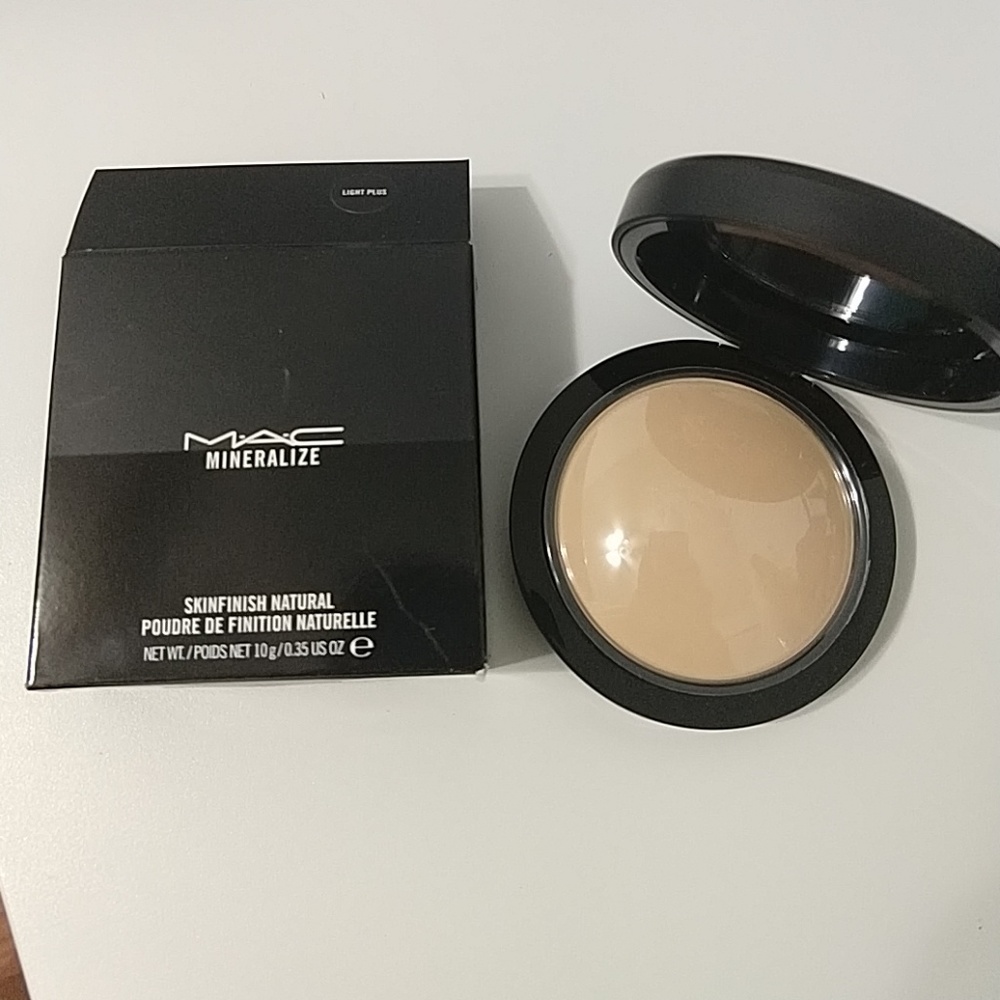 MAC Mineralize Skinfinish Natural in Light Plus